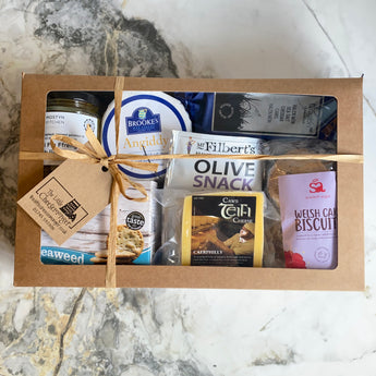 Cheese gift box by post