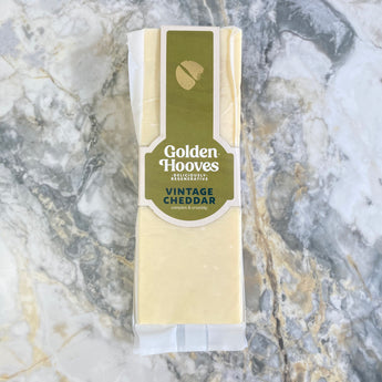 Golden Hooves Vintage Cheddar 200g | Llaeth Derlwyn | Deliciously Regenerative!