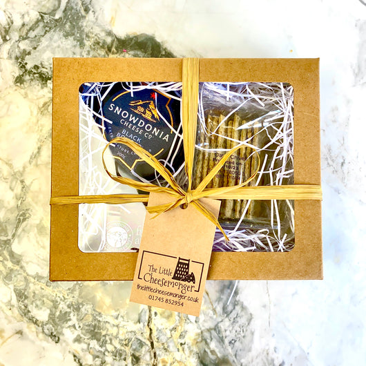 A Small Gift : The Perfect Thoughtful Gesture, cheese Crackers and chutney in a gift box